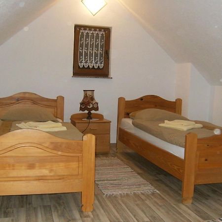 House Drakulic Hotel Korenica Ruang foto