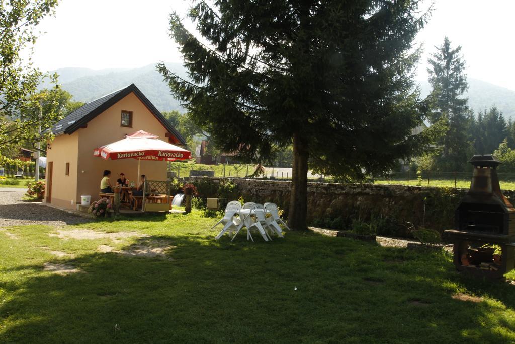 House Drakulic Hotel Korenica Bagian luar foto