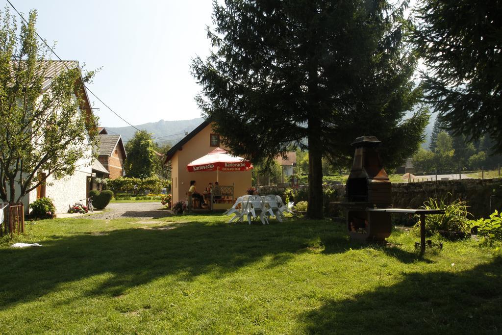 House Drakulic Hotel Korenica Bagian luar foto