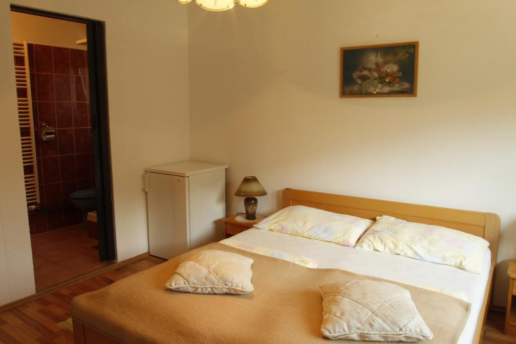 House Drakulic Hotel Korenica Bagian luar foto