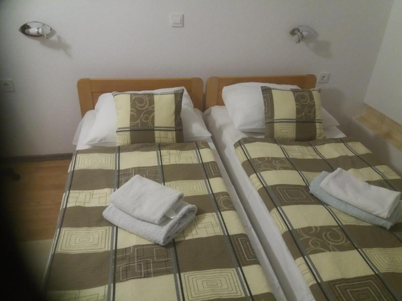 House Drakulic Hotel Korenica Bagian luar foto